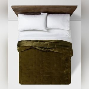 Target Opalhouse Velvet Quilt
